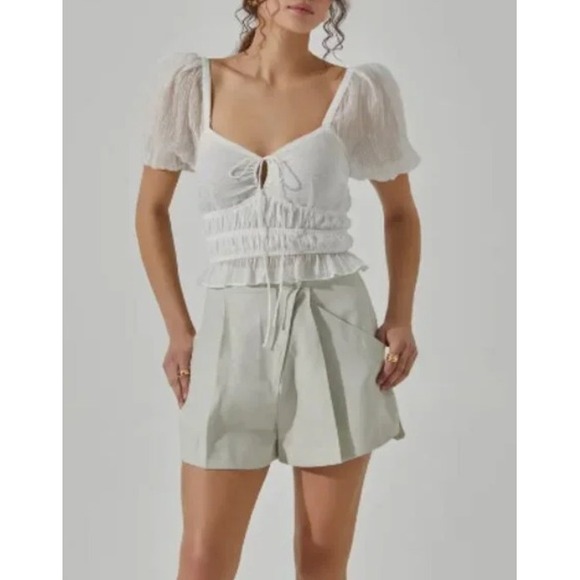 ASTR The Label Womens White Tie-Front Crop Top Puff Sleeve Blouse Medium NWT - Picture 1 of 9